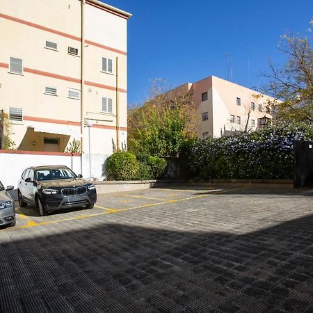 Borbolla Sevilla Urban - Parking ภายนอก รูปภาพ