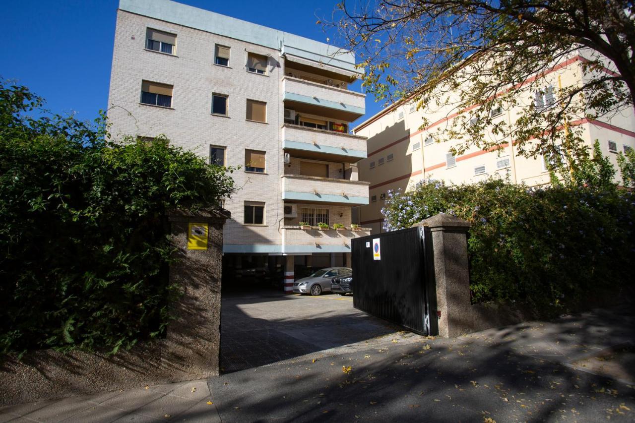Borbolla Sevilla Urban - Parking ภายนอก รูปภาพ