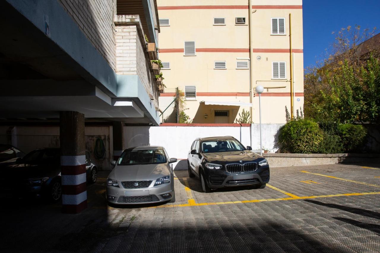 Borbolla Sevilla Urban - Parking ภายนอก รูปภาพ