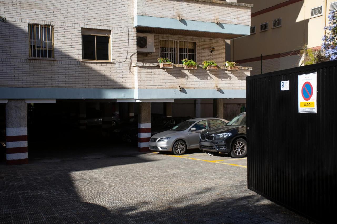 Borbolla Sevilla Urban - Parking ภายนอก รูปภาพ